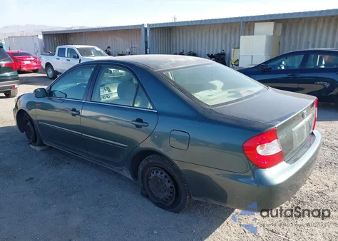 2004 Toyota Camry Le z USA, uszkodzony, nr VIN 4T1BE32K44U371845